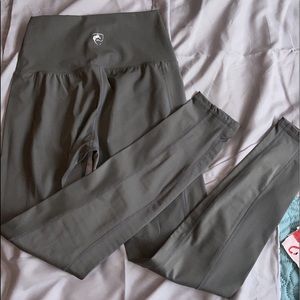 Alphalete meridian leggings